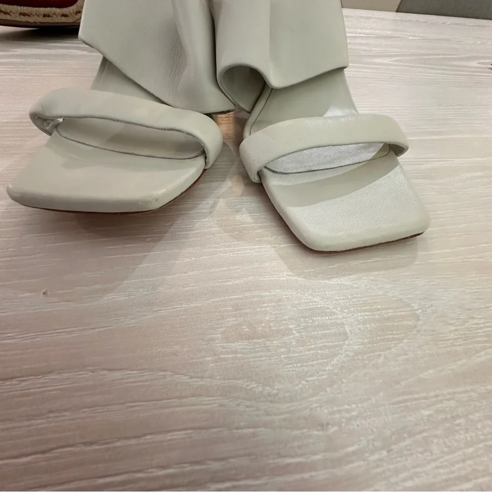 NEW Vince Nessia‎ Sandal Block Heel Off White Leather Women's 11 MSRP $325